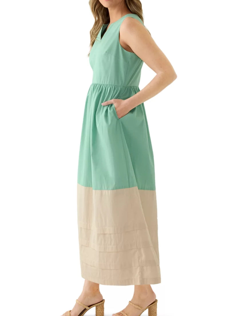 Women's Sleeveless Pleated Hem Midi Dress