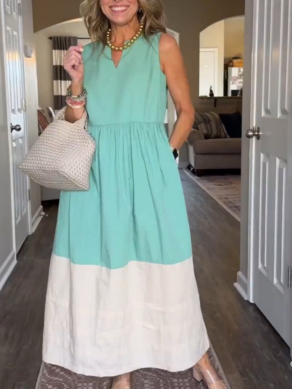 Women's Sleeveless Pleated Hem Midi Dress
