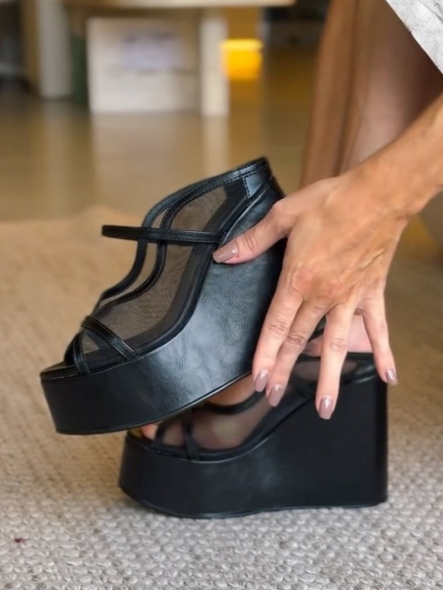 Women's Platform Wedge Sandal With Straps