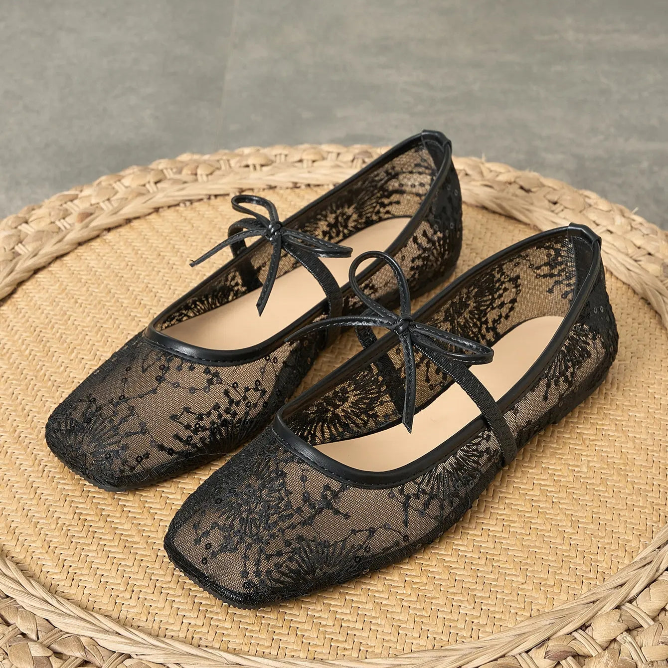 Bow Accent & Charming Embroidery Square Toe Mesh Women's Flat